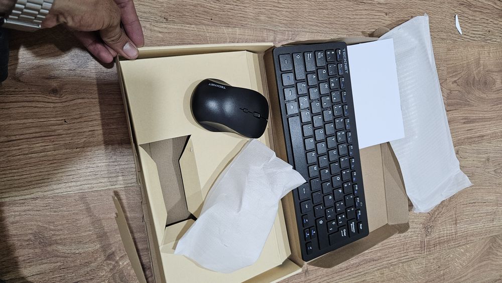 conjunto de teclado e rato sem fios
