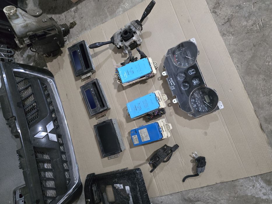 Блок комфорту ETACS Mitsubishi Pajero Wagon 3 00-06 MR445951