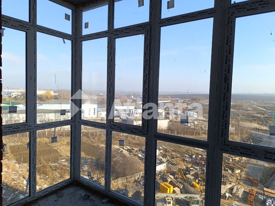 2-кімнатна  на 4- му поверсі, в ЖК Сусіди.