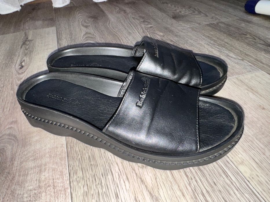 Шкіряні шльопанці 40 розмір