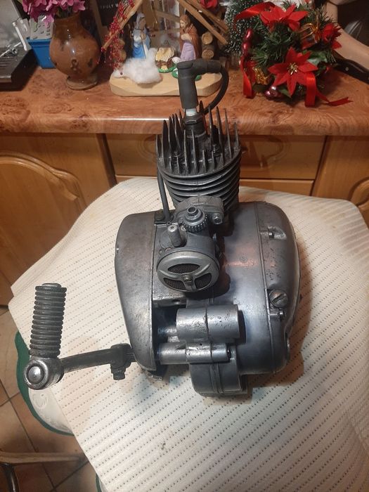 Komar Jawa Romet Ogar silnik 003 kompletny  brak iskry