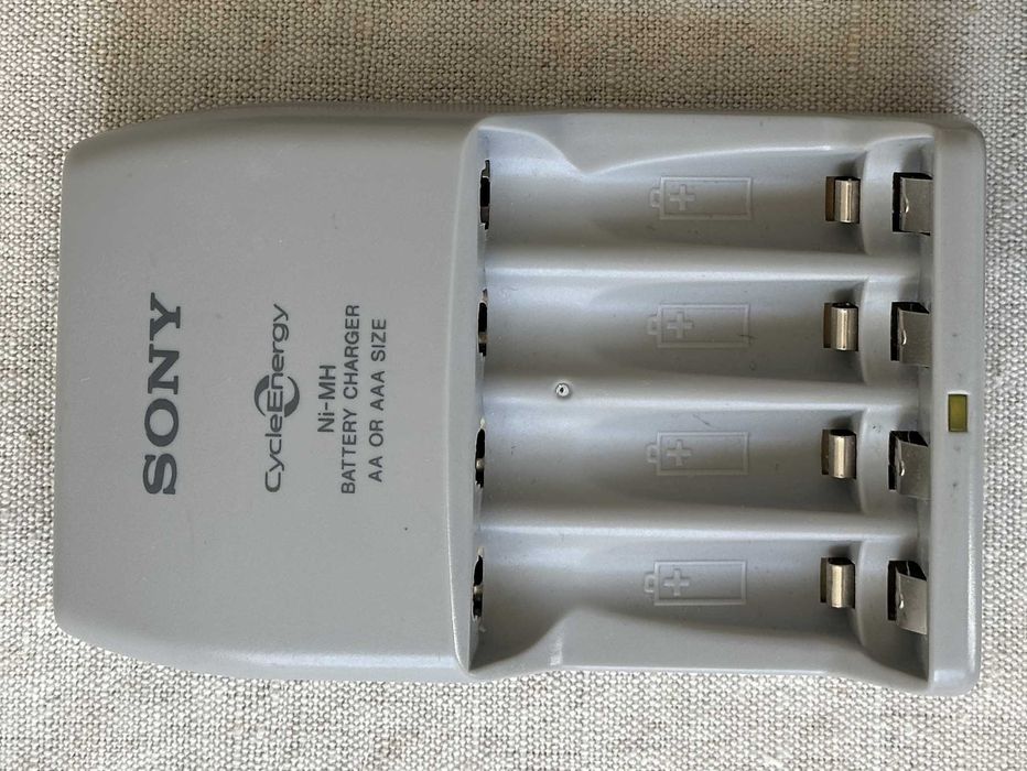 Sony BCG-34HLD ładowarka Ni-MH