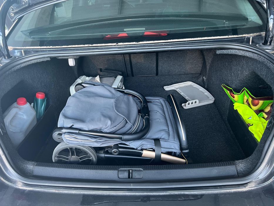Vw Passat b6 2.0 TDI highline DSG (full extras)