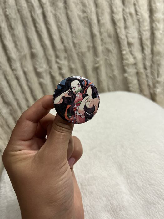 Значки з аніме персонажами клинку