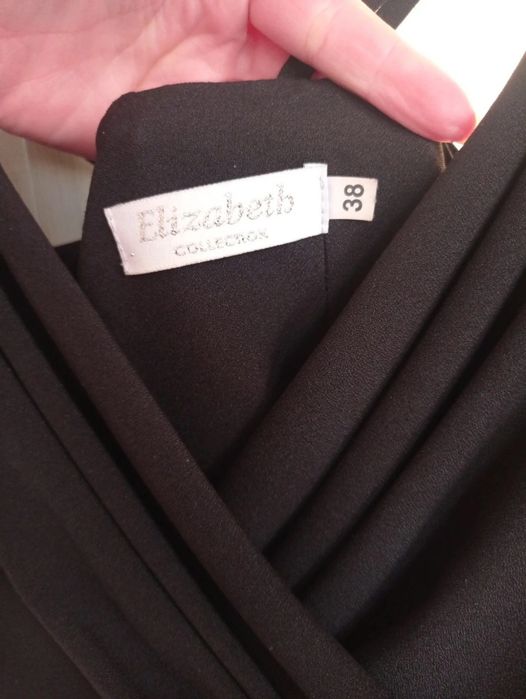 Czarna mini rozkloszowana na ramiączkach