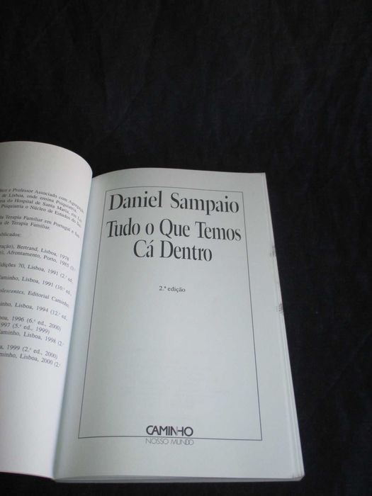 Livro Tudo o Que Temos Cá Dentro Daniel Sampaio
