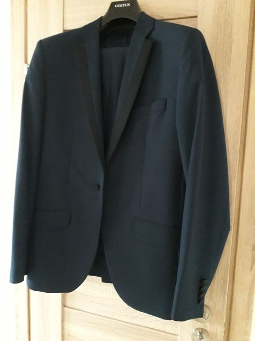 Męski garnitur elegancki