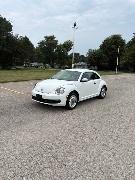 Volkswagen Beetle SE      2016