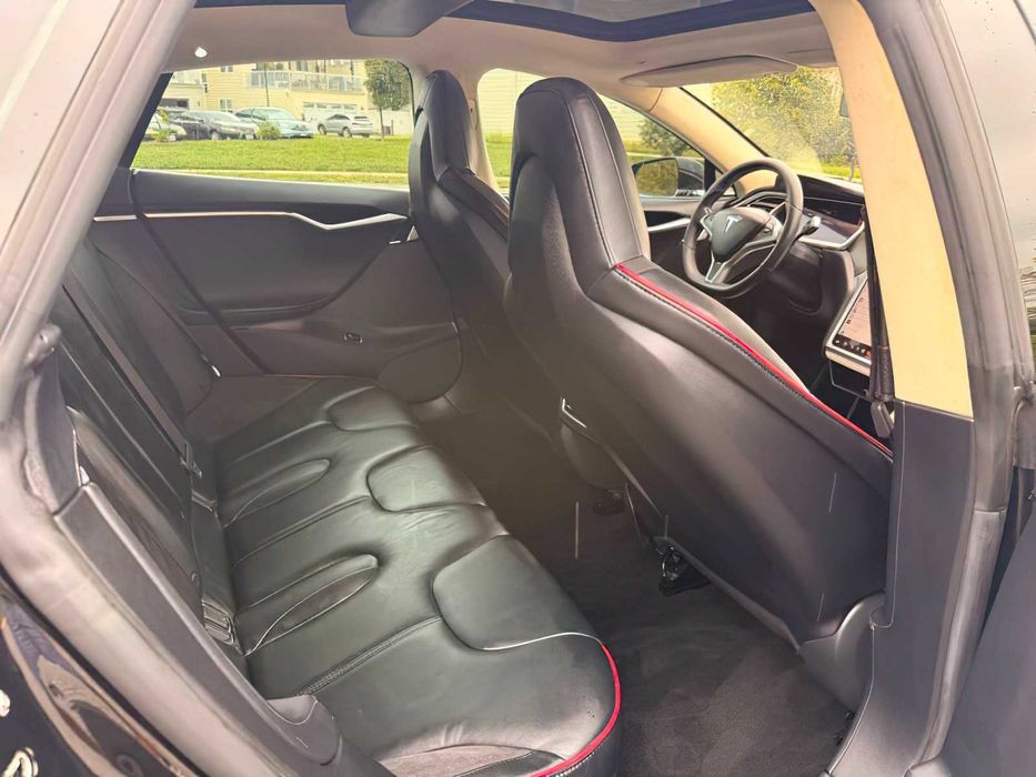 Tesla Model S Performance      2013