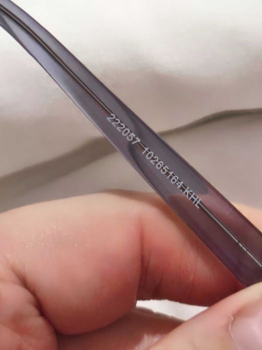 Óculos de sol nine west 
Modelo 222057
Made in UK