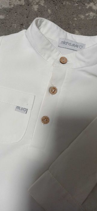 Дитяча сорочка молочного кольору