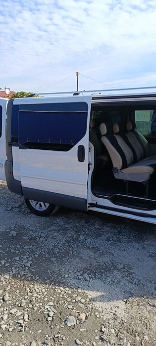 Мікроавтобус Opel Vivaro