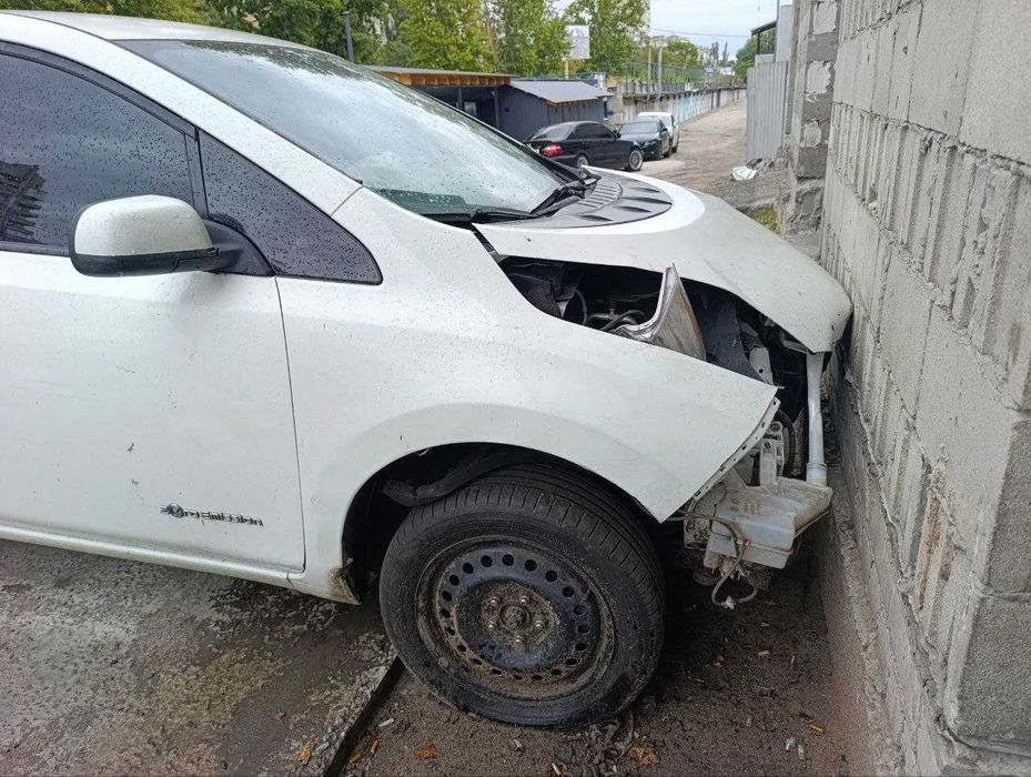 Nissan leaf  2014