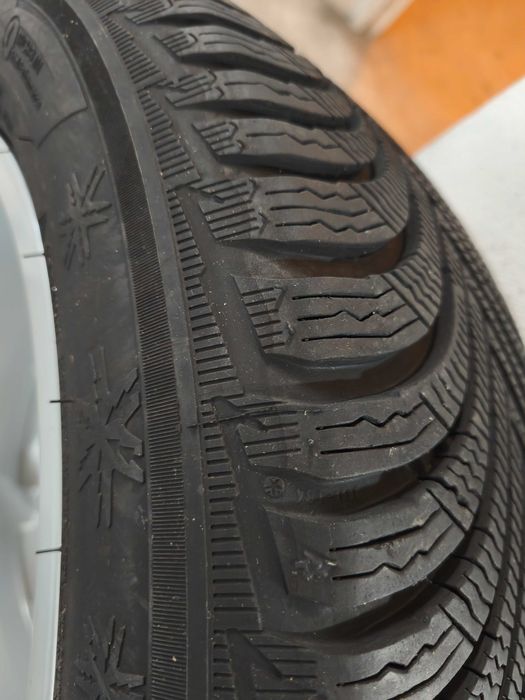 Jantes AUDI  aro R17 com Pneus novas (jogo de 4)