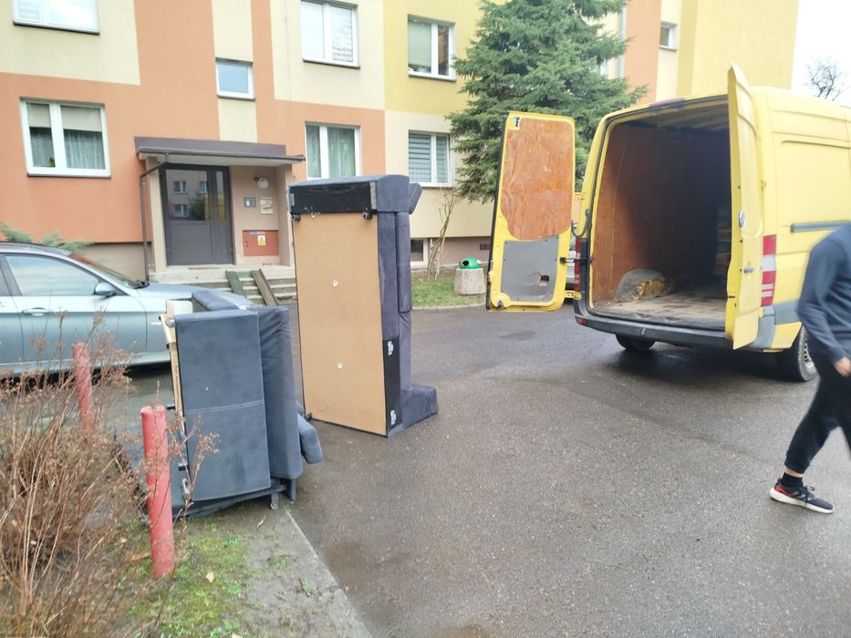 Wywóz starych mebli, AGD, RTV sprzątanie piwnic, strychów, transport