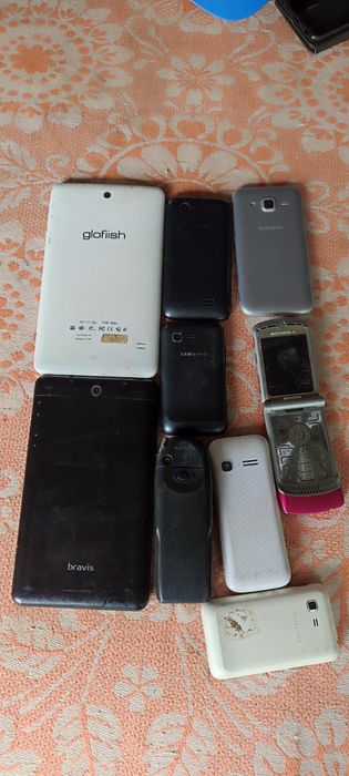 Мобильные телефоны и планшеты