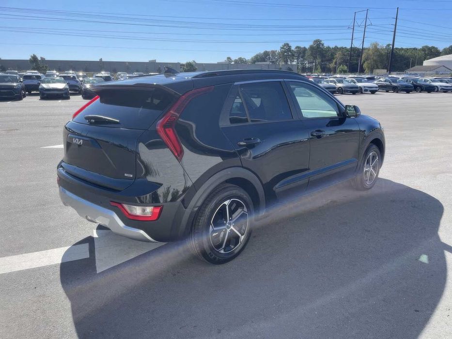 Kia Niro EX      2023