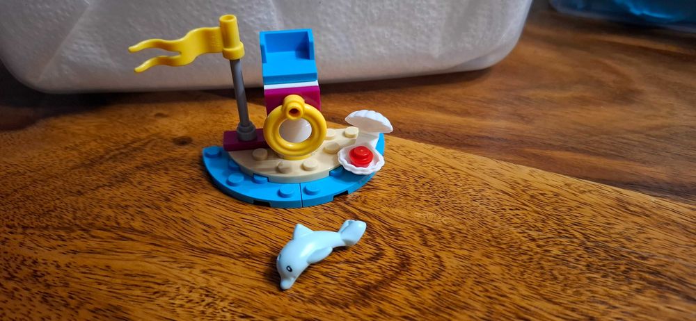 LEGO Friends Słodki delfin ze stanowiskiem ratownika oryginalne klocki