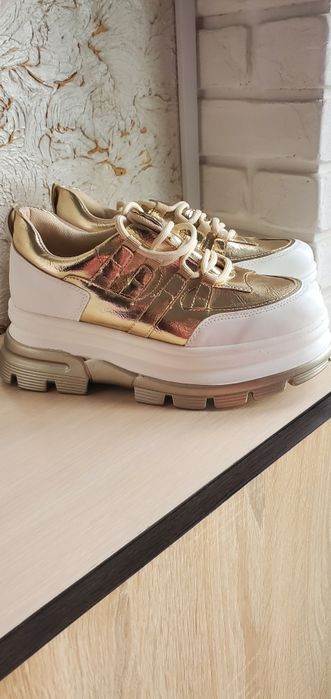 ПРОДАЮ Красовки,37р