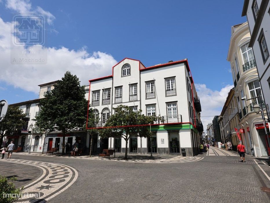 PARTIAL LEASE of BUILDING in the historic centre of Ponta Del...