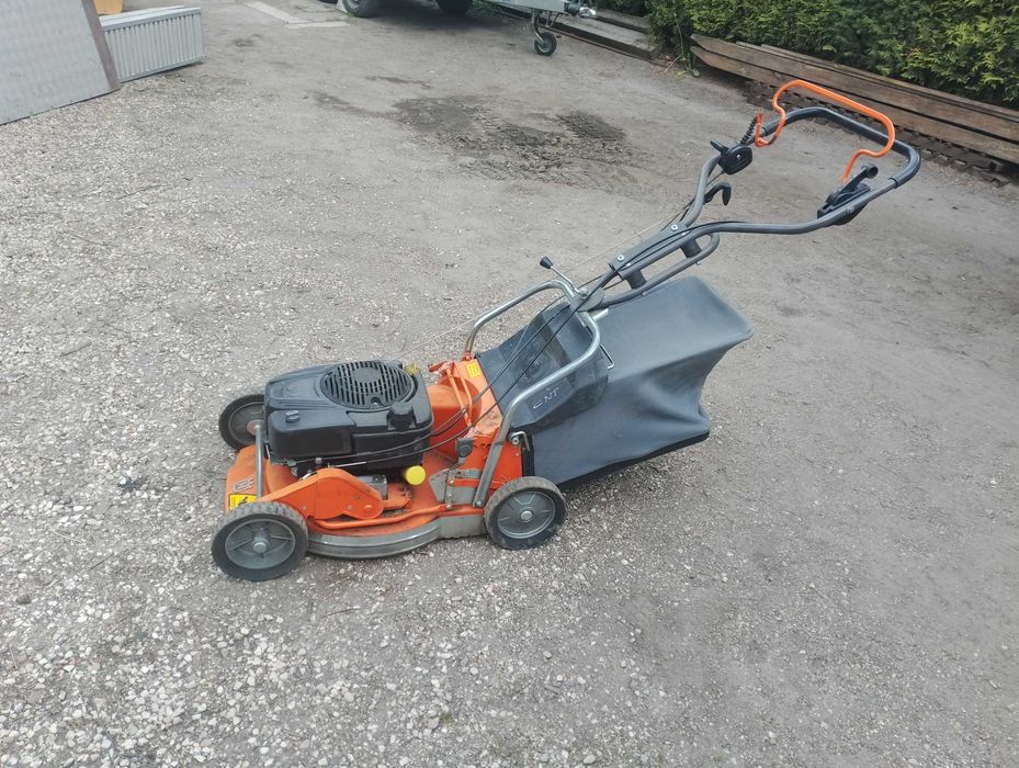 Kosiarka spalinowa HUSQVARNA VC 48 SE Silnik B&S 5 KM przedni napęd