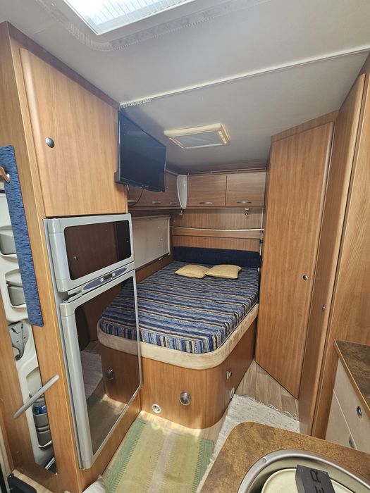 Autocaravana perfilada 2 camas sempre feitas 6 dormidas  4 lugares 68 Mil kms
