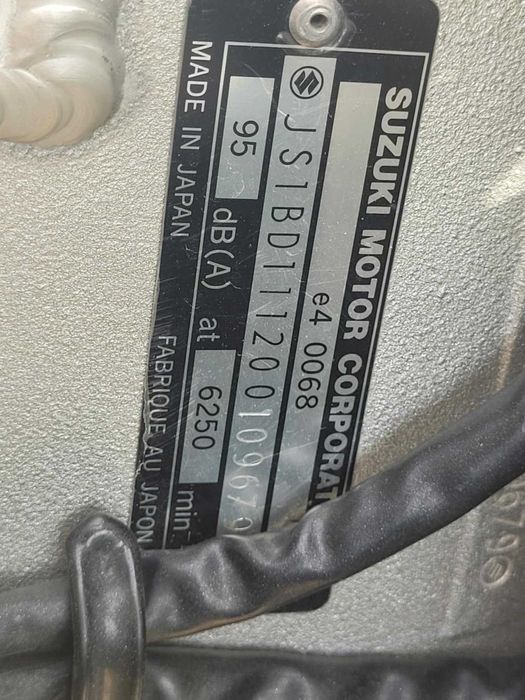 Motor Suzuki GSX-R 750 , biały