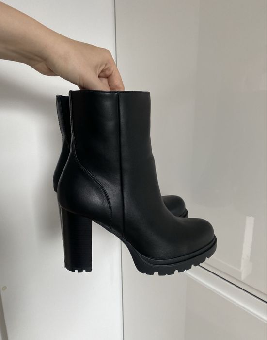 NOWE botki wiosenne jesienne 41 czarne buty Clara Barson