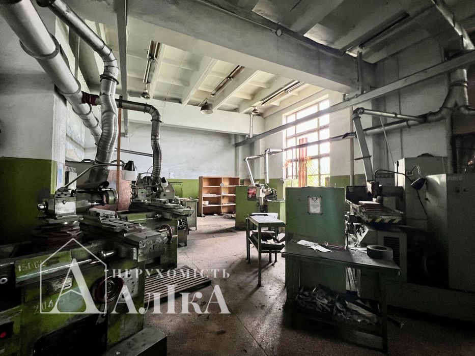 Продам велике Виробниче приміщення неподалік центру