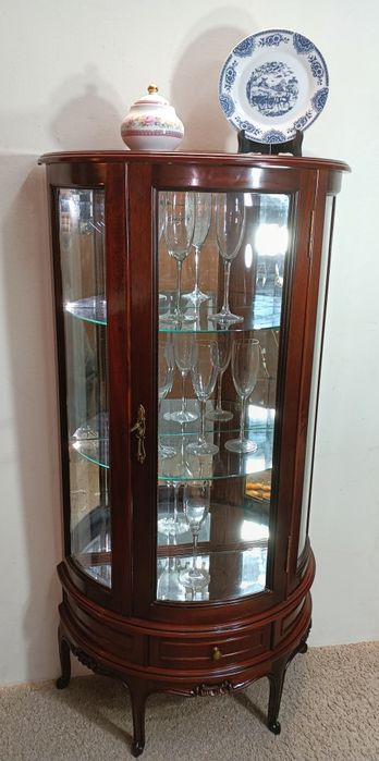 Restauro de mobiliário e peças decorativas