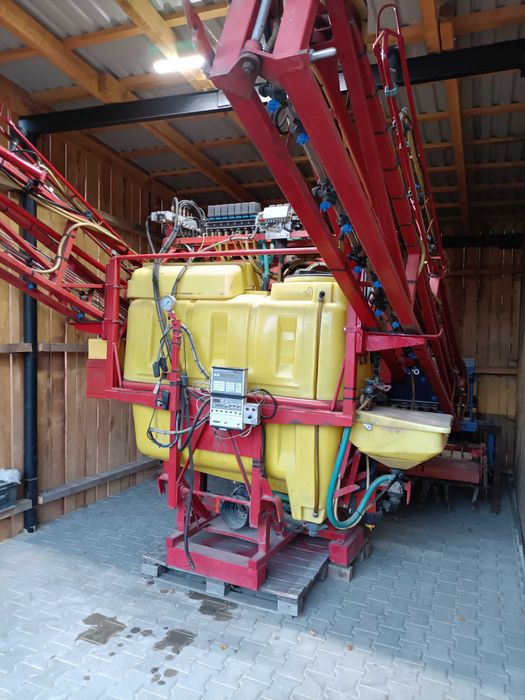 Opryskiwacz M.BEYNE 1200 l. / 24m.