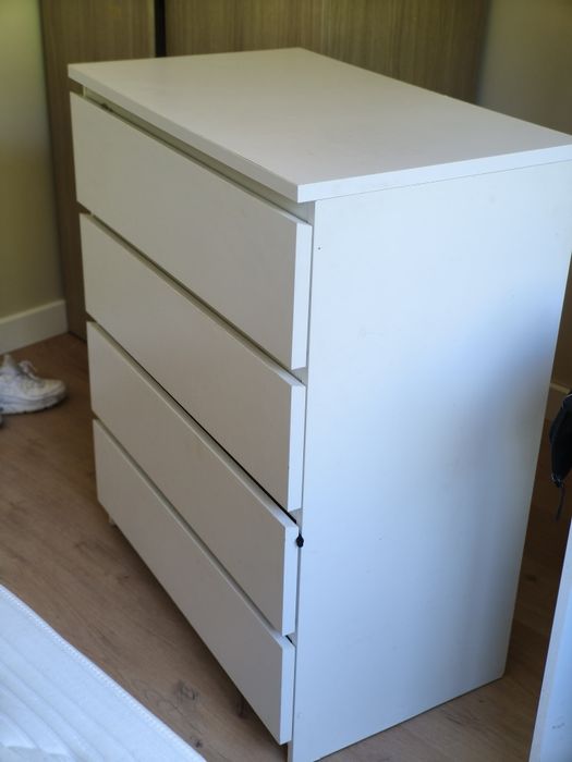 Cómoda IKEA bem estimada