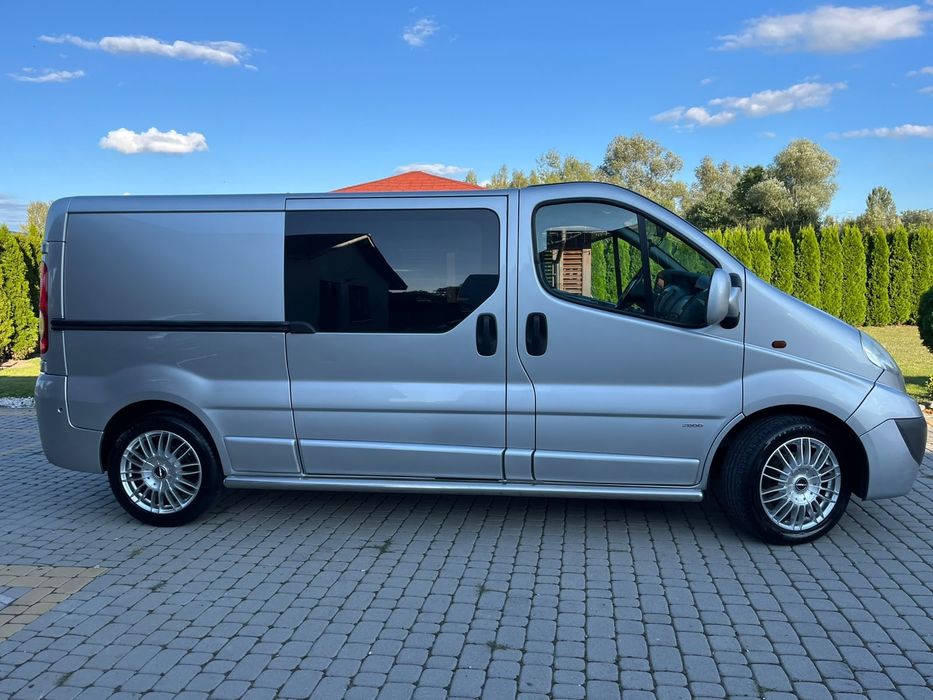Opel Vivaro Long 2.0 DCI 114 KM Holenderka-6-osób,Klima Tempomat Alufelgi 18-Cali-Borbet 2010r stan bdb Zarejestrowany.