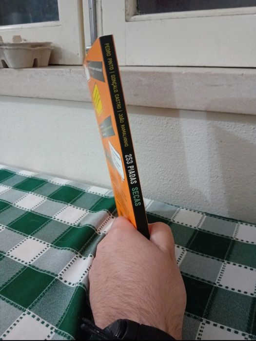 Livro  253 piadas secas