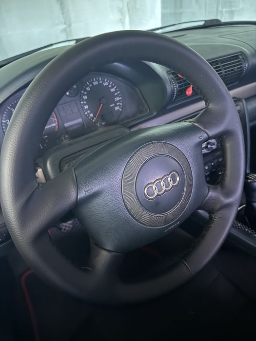Продам ауді а4 б5 1999 1.6