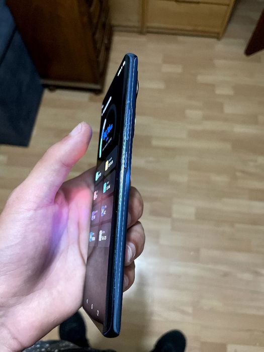 ZTE axon 40 Pro.