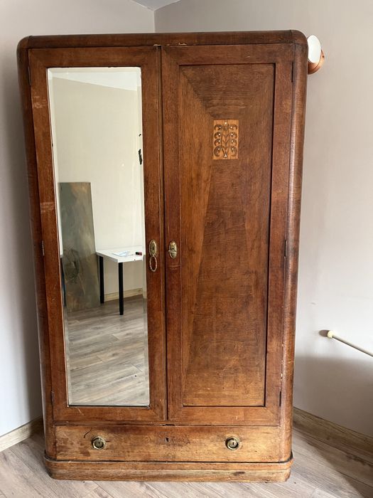 Antyczna szafa drewniana dwudrzwiowa