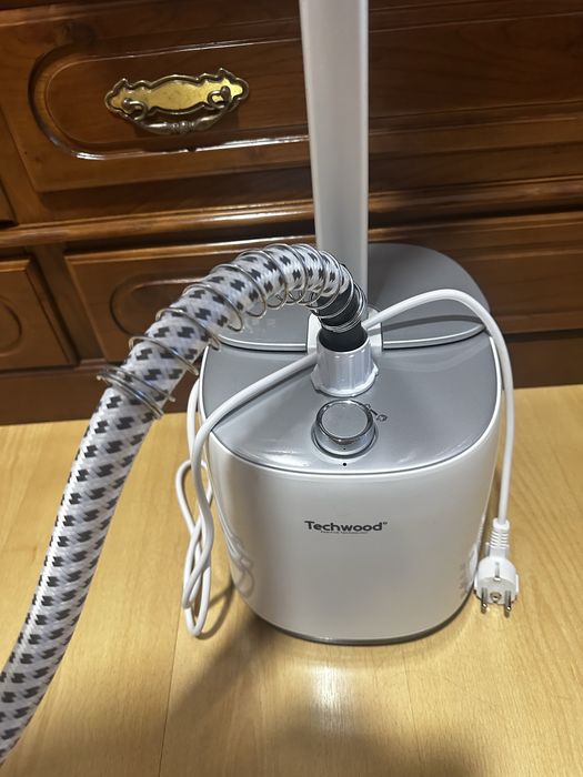 Ferro a Vapor Vertical Techwood 2000W