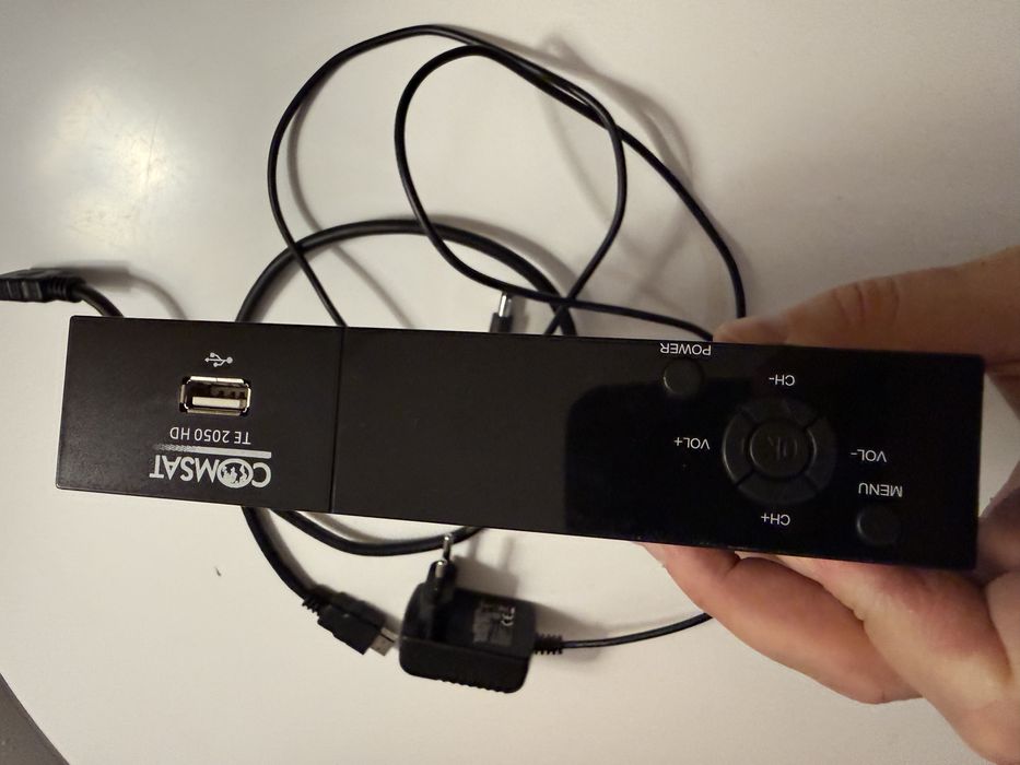 Tuner dekoder DVB-T2 z pilotem stan idealny