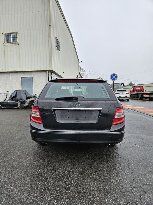Mercedes-Benz W204 SW C350 CDi Elegance de 2009 para peças