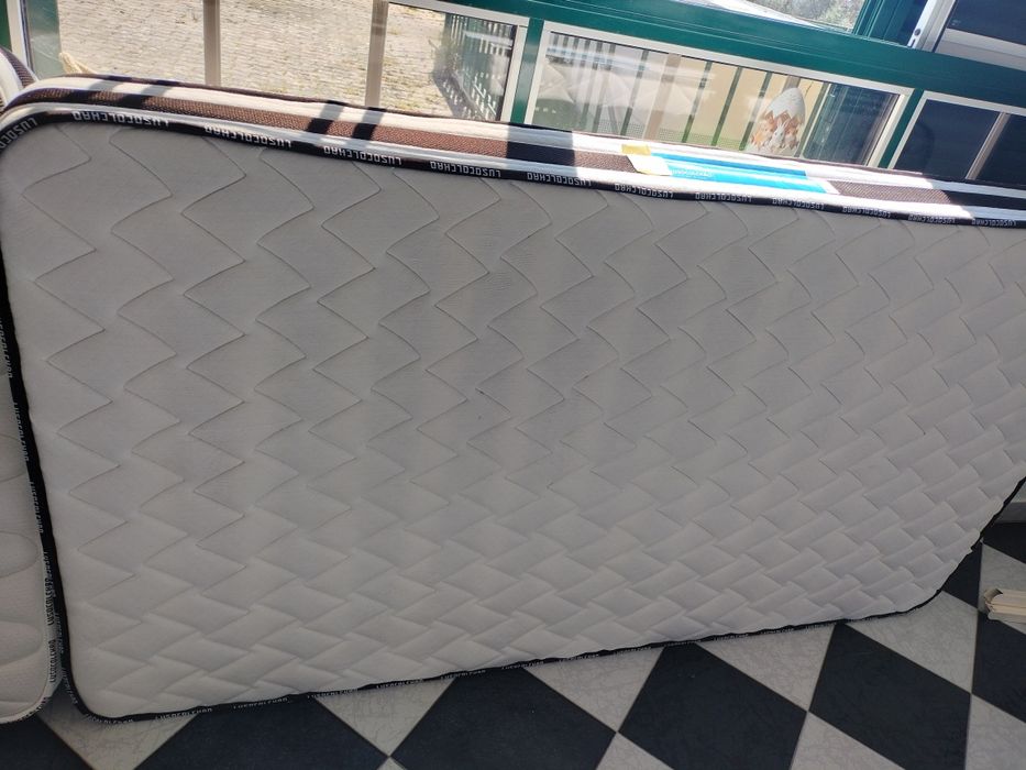 Cama com colchão