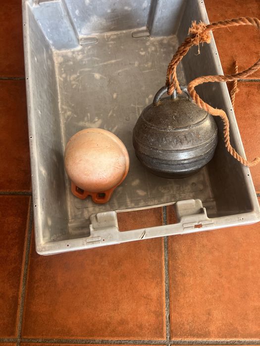 Boias de pesca encontradas na mare