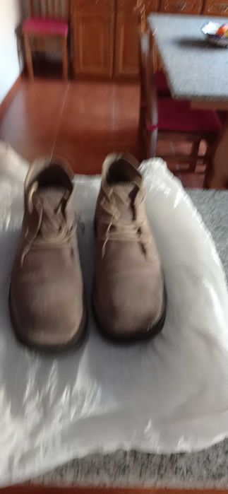 Various Shoes in Like-New Condition with Minimal Use64409565102083120