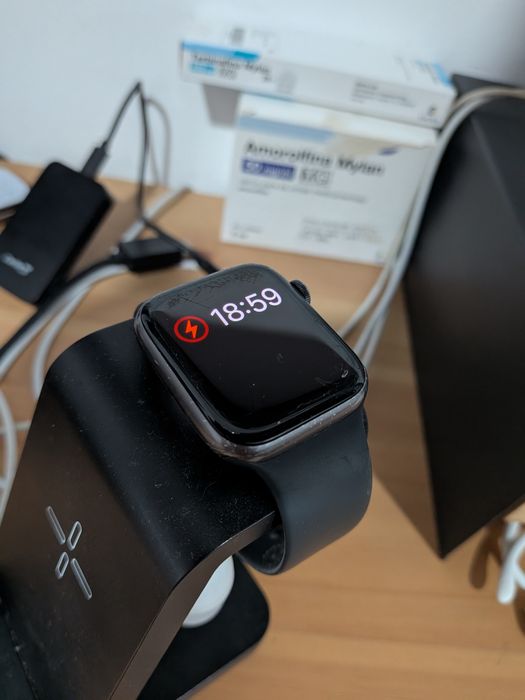 Apple Watch SE 44mm (1ª Geração) - GPS