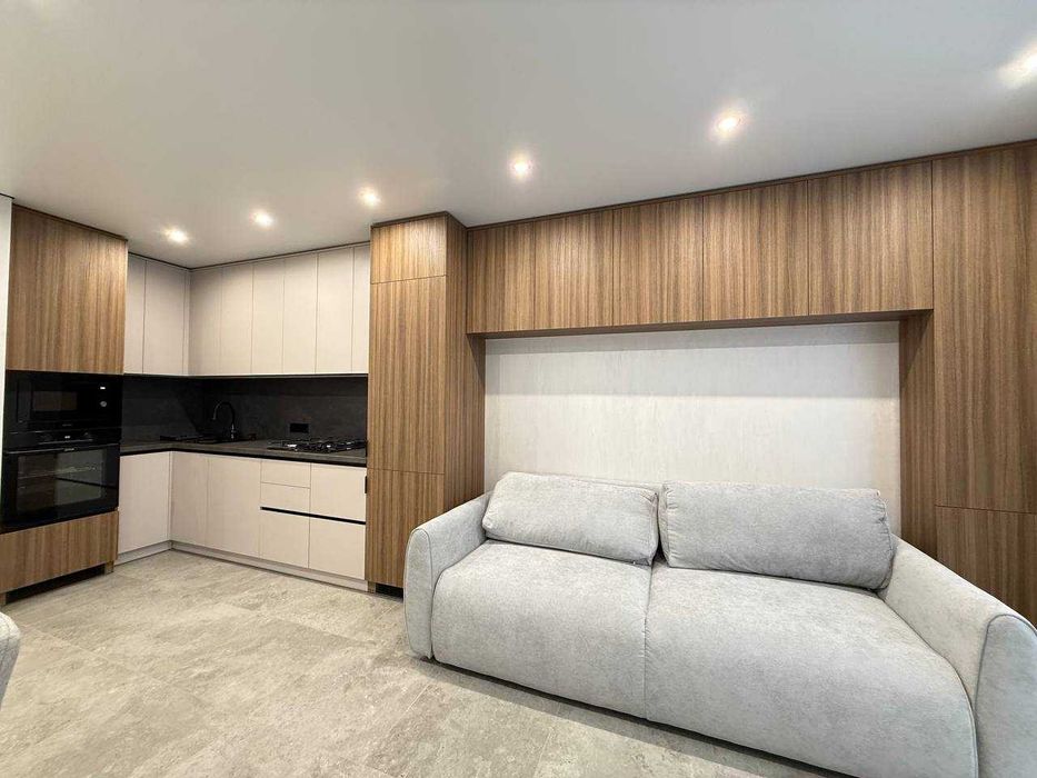 укомплектована велика 1 кімнатна квартира!