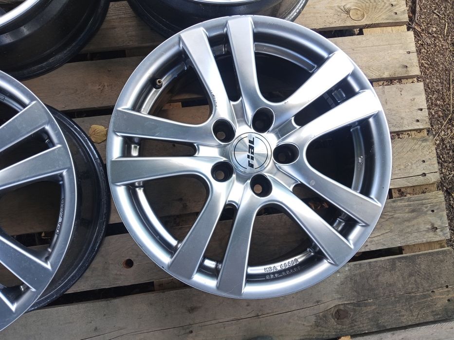 Alufelgi r16 5x114.3 toyota Avensis T27