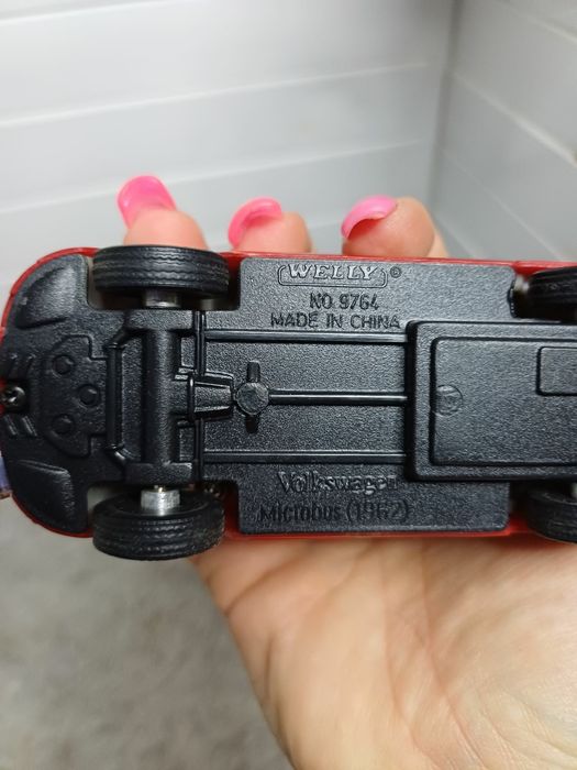 Колекційна модель авто volkswagen t1 bus 1962 р. welly 1/34 моделька