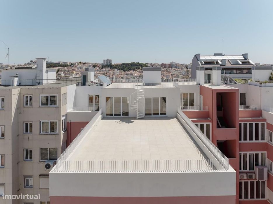 Penthouse T5 com vista, Campo Mártires da Pátria, Lisboa