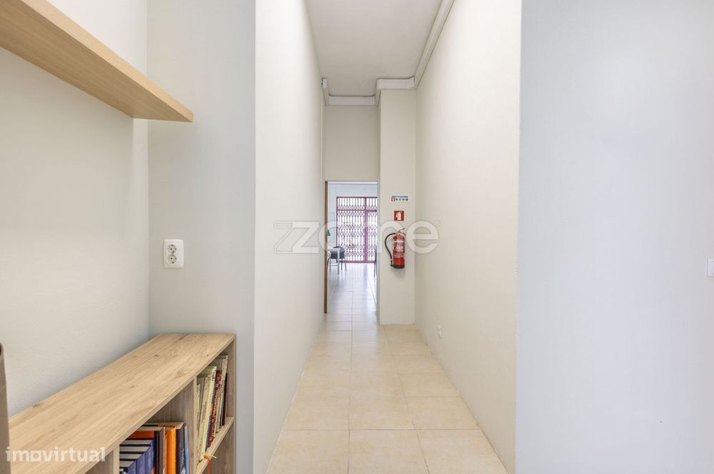 Loja para transformar em habitação
