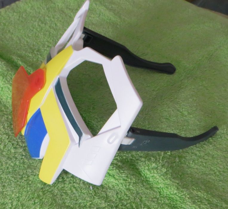 Máscaras em óculos personagens Transformers e Plants Zombies